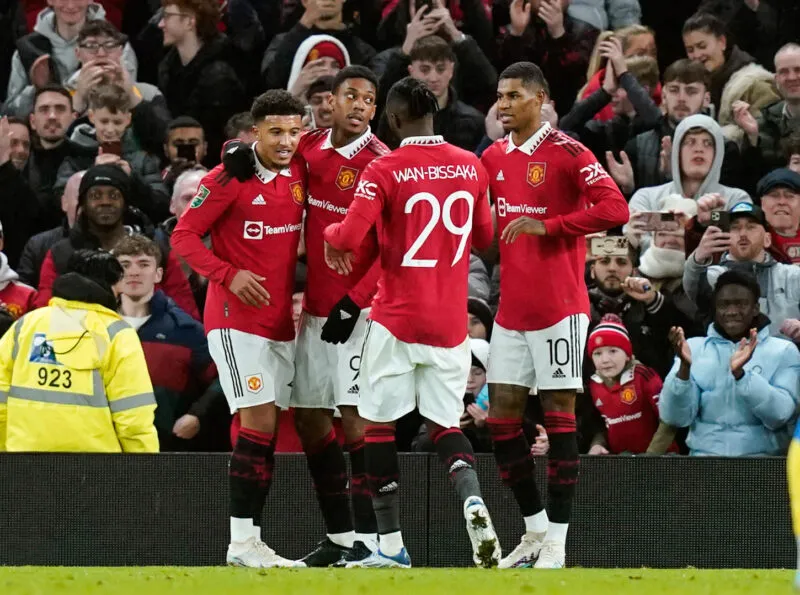 Manchester United scie Forest et fonce en finale