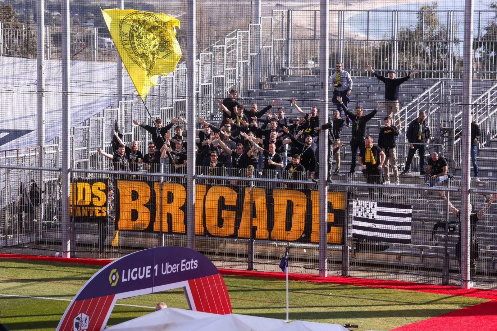 Pourquoi les supporters visiteurs ratent les fins de match à Ajaccio ?