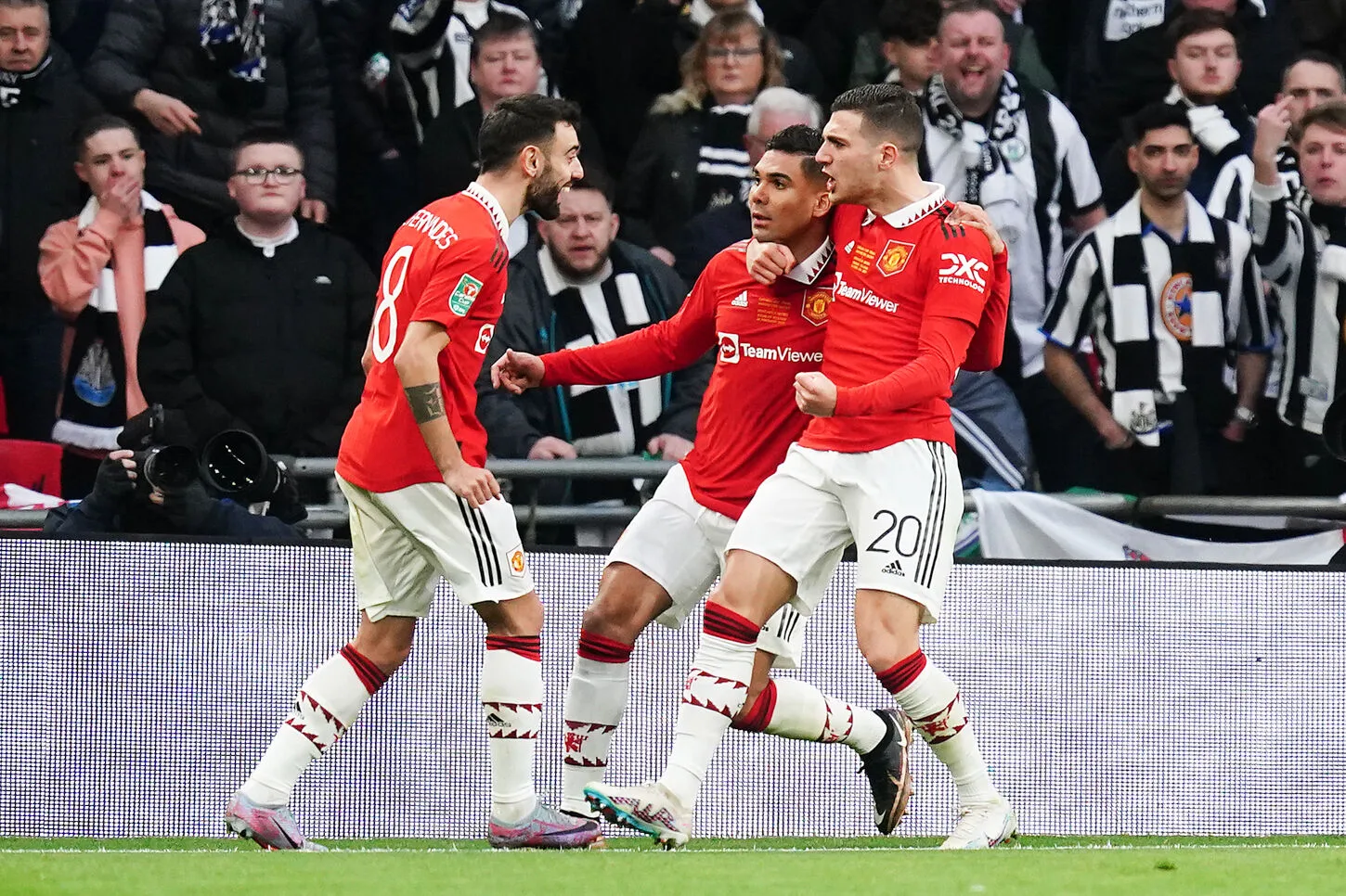 Manchester United s&rsquo;adjuge la League Cup en maîtrisant Newcastle