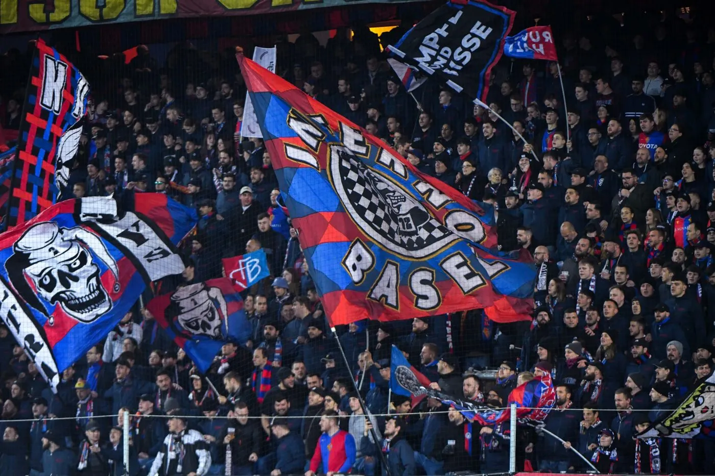 Interdits à Nice, les supporters de Bâle défilent à San Remo