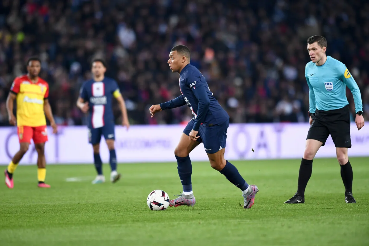 Un ancien arbitre interpelle Kylian Mbappé sur les violences en match