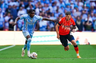 Luton efface Coventry aux tirs au but et accède à la Premier League