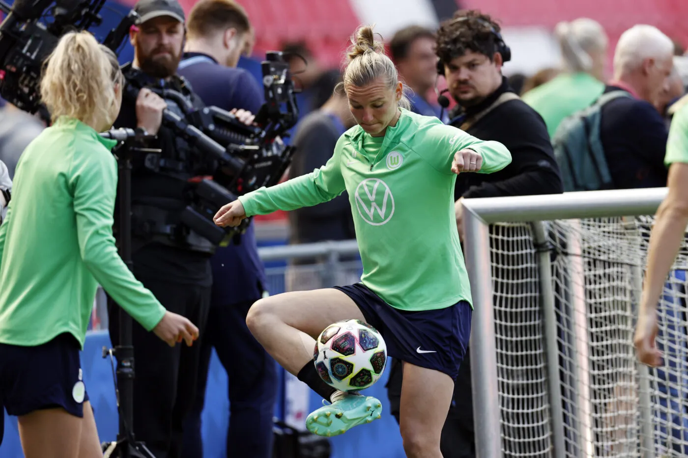 "On ne va pas regarder le Barça jouer" prévient Alexandra Popp