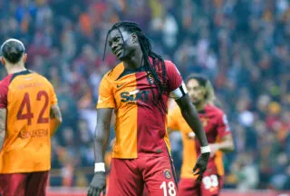 Gomis : « Des personnes sont sorties des décombres avec mon maillot... »