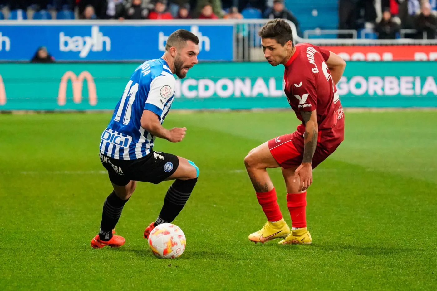 Partido de octavos de final de Copa del Rey entre el Alavés y el Sevilla. En la imagen, Luis Jesús Rioja González. 1/8 Spanish King´s Cup match between Alavés and Sevilla. In this picture, Luis Jesús Rioja González. 