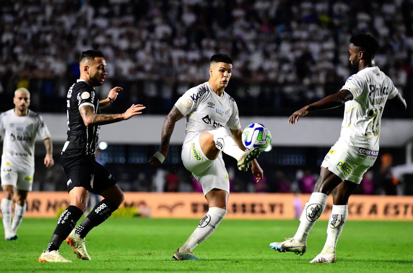 De grosses émeutes durant le match Santos-Corinthians