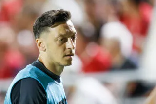 Un tatouage d'Özil fait polémique