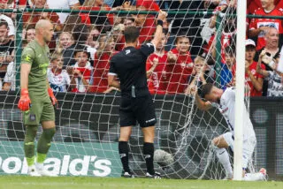 Quand le défenseur d’Anderlecht se la joue Luis Suárez