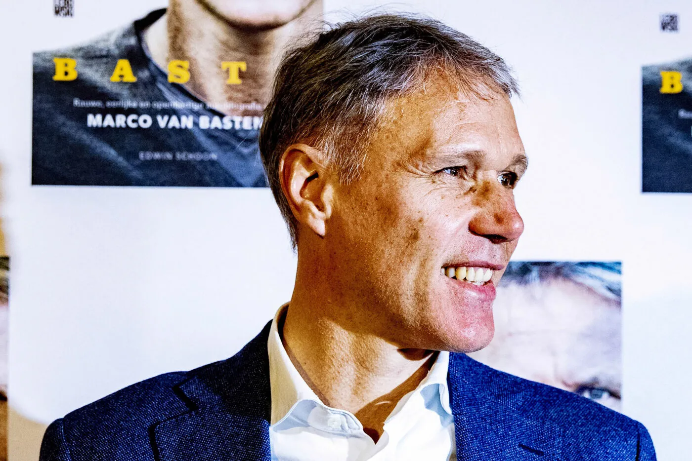 Van Basten évoque un arrêt du championnat néerlandais après les incidents d'Ajax-Feyenoord