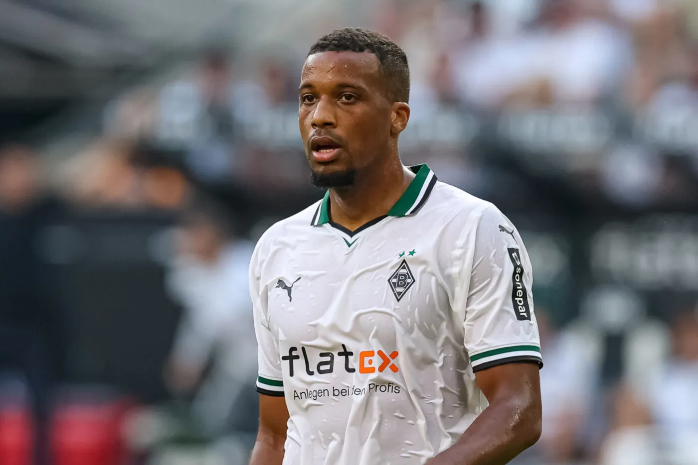 Moenchengladbach, Deutschland, 02.09.23: Alassane Plea (Borussia Moenchengladbach) schaut waehrend des Spiels der 1. Bundesliga zwischen Borussia Moenchengladbach vs FC Bayern Muenchen im Borussia-Park am 02. September 2023 in Moenchengladbach, Deutschland. (Foto von Stefan Brauer/DeFodi Images) Moenchengladbach, Germany, 02.09.23: Alassane Plea (Borussia Moenchengladbach) looks on during the 1. Bundesliga match between Borussia Moenchengladbach vs FC Bayern Muenchen at Borussia-Park on September 2, 2023 in Moenchengladbach, Germany. (Photo by Stefan Brauer/DeFodi Images) DFB/DFL REGULATIONS PROHIBIT ANY USE OF PHOTOGRAPHS AS IMAGE SEQUENCES AND/OR QUASI-VIDEO. - Photo by Icon sport