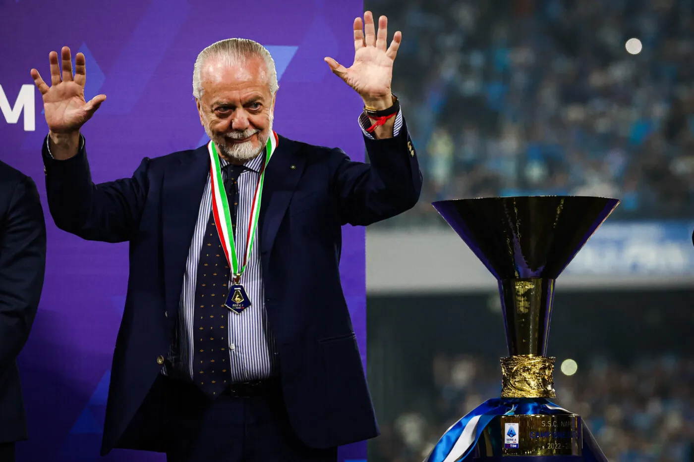 Foto Alessandro Garofalo/LaPresse 04 giugno 2023 Napoli, Italia sport calcio Napoli vs Sampdoria - Campionato di calcio Serie A TIM 2022/2023 - stadio Diego Armando Maradona Nella foto: un momento della premiazione scudetto con il Ministro dello sporto Andrea Abodi e il Presidente della Lega Calcio Lorenzo Casini May 04 , 2023 Naples, Italy sport soccer Napoli vs Sampdoria - Italian Football Championship League A TIM 2022/2023 - Diego Armando Maradona stadium. In the pic: - Photo by Icon sport