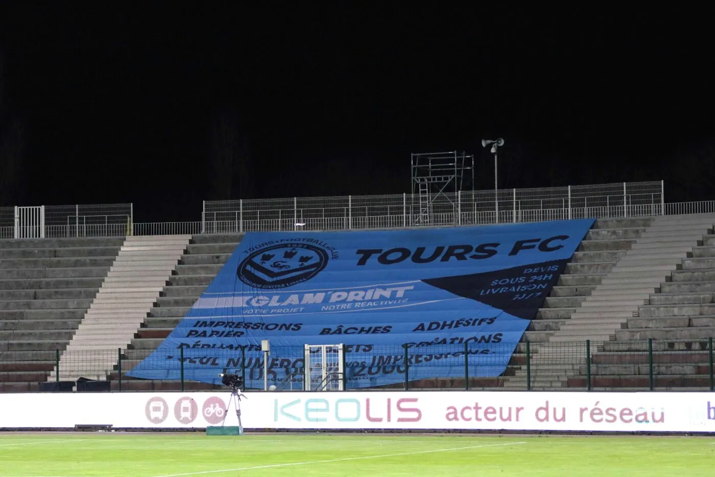 « Si vous avez des couilles, je vous paye le billet d’avion » : le propriétaire de Tours invite les ultras du club à venir s’expliquer