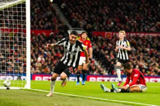 Newcastle marche sur Manchester United