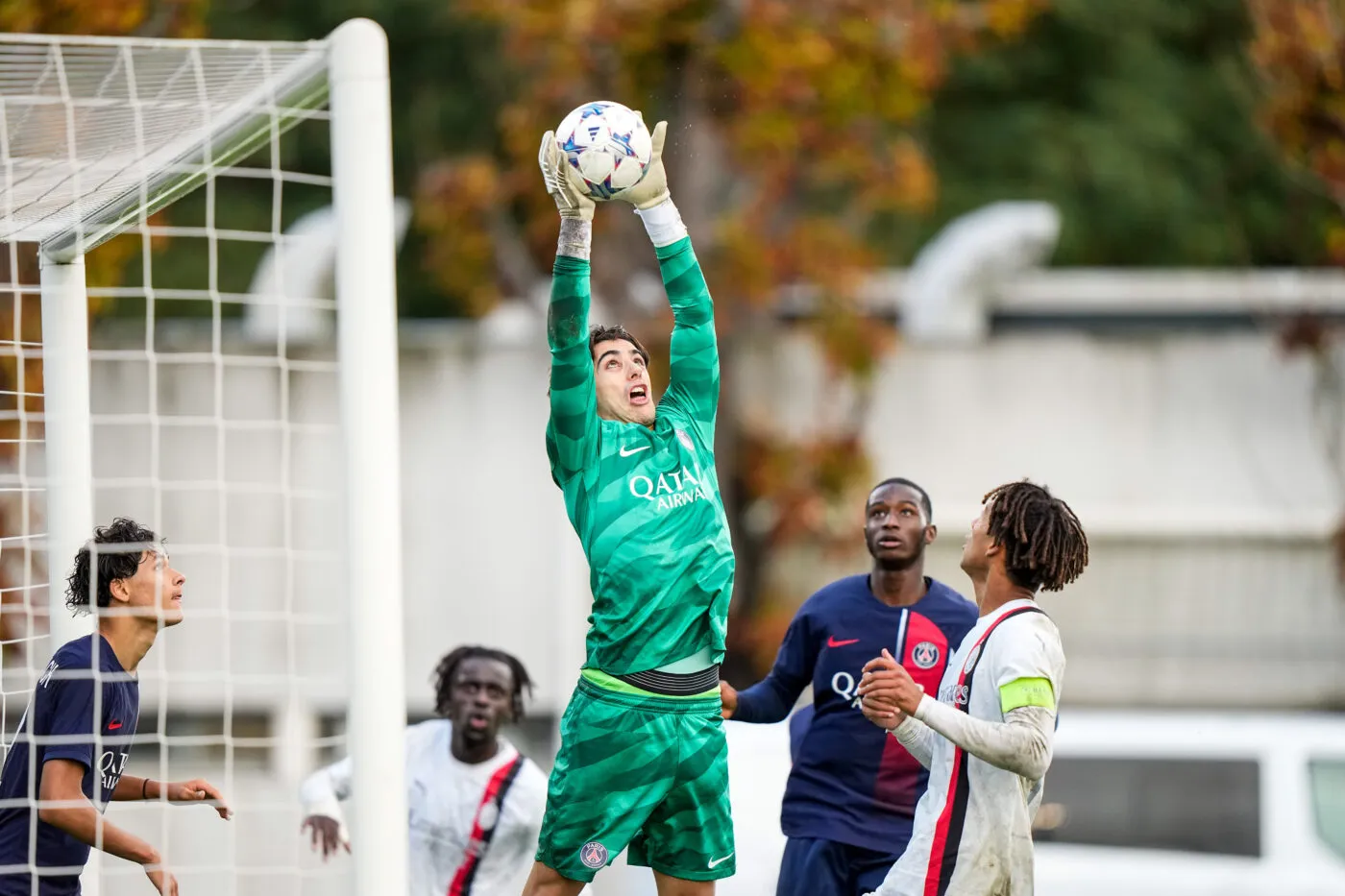 Un but zlatanesque et une clim à la dernière seconde : le PSG tombe à Milan en Youth League