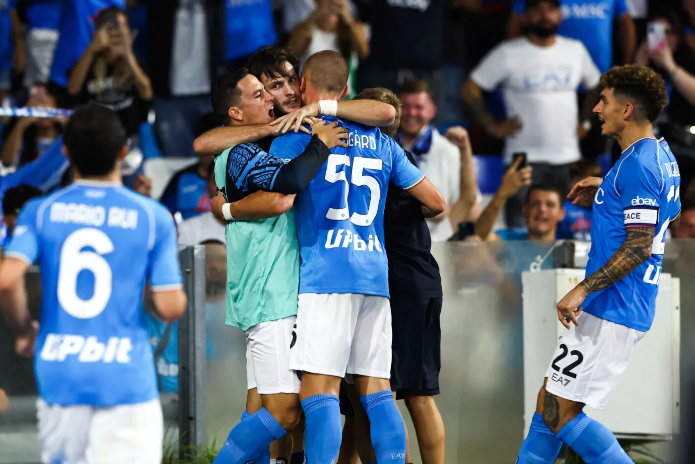 Foto Alessandro Garofalo/LaPresse 27 settembre 2023 Napoli, Italia sport calcio Napoli vs Udinese - Campionato di calcio Serie A TIM 2023/2024 - stadio Diego Armando Maradona Nella foto: Khvicha Kvaratskhelia (SSC Napoli); esulta dopo il gol 3-0 September 27 , 2023 Naples, Italy sport soccer Napoli vs Udinese - Italian Football Championship League A TIM 2023/2024 - Diego Armando Maradona stadium. In the pic: Khvicha Kvaratskhelia (SSC Napoli);celebrates after scoring goal 3-0 - Photo by Icon sport