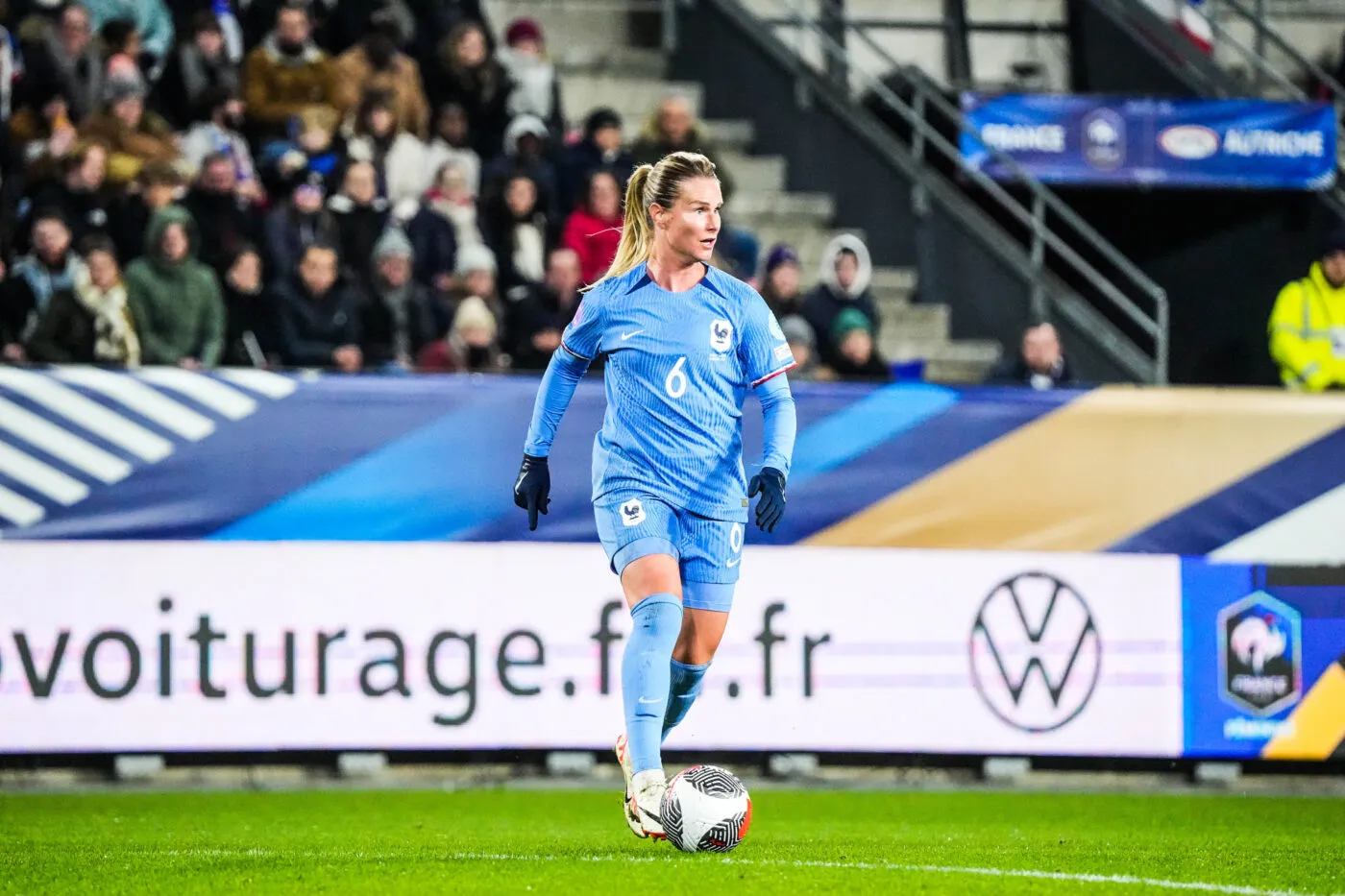 Après une période sombre, Amandine Henry savoure son retour chez les Bleues