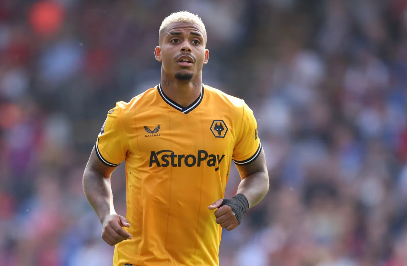 London, England, 3rd September 2023. Mario Lemina of Wolverhampton Wanderers during the Premier League match at Selhurst Park, London. Picture credit should read: Paul Terry / Sportimage - Photo by Icon sport