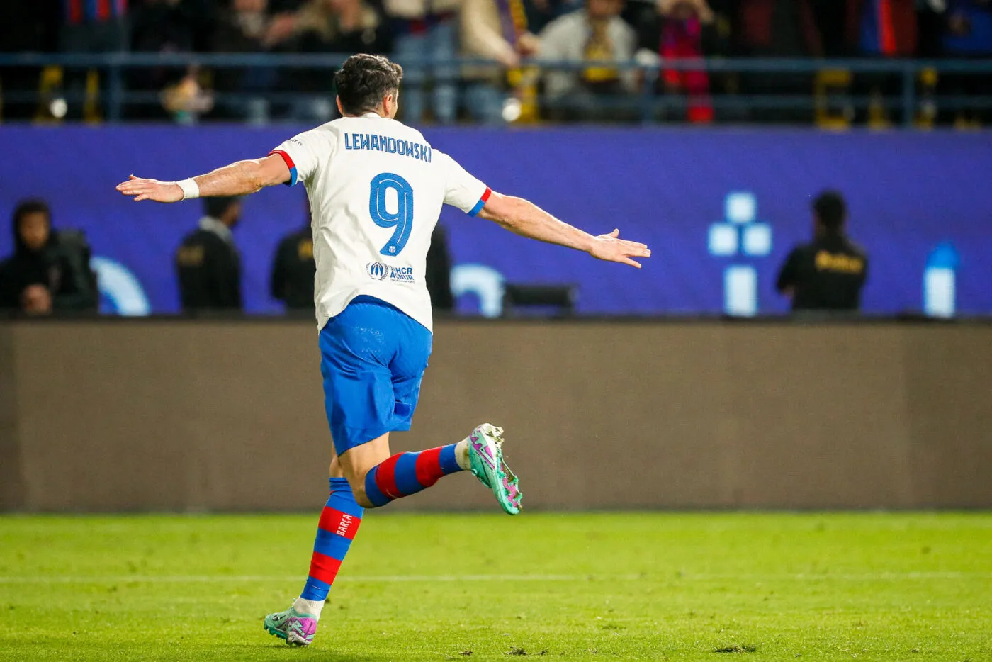 Le Barça assure face à Osasuna et rejoint le Real en finale