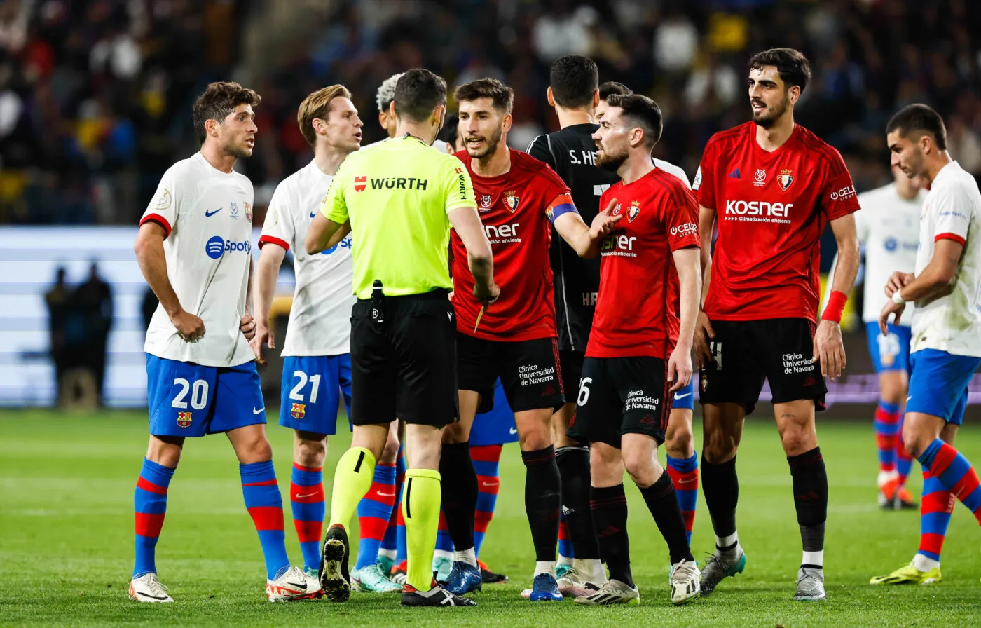 Osasuna fustige l’arbitrage après son élimination face au Barça