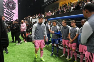 À Hong Kong, Messi reste sur le banc et les fans demandent le remboursement