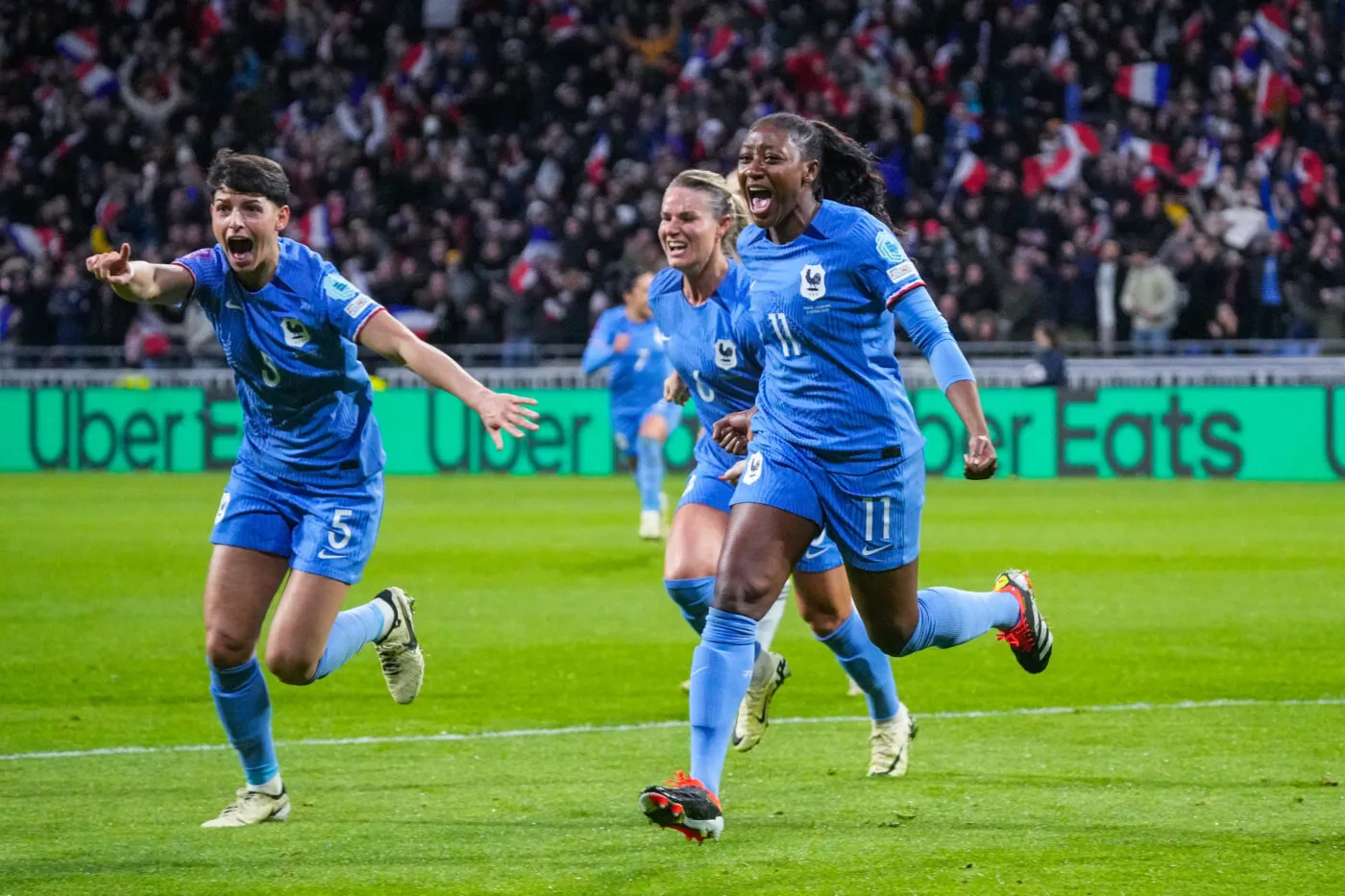 Les Bleues enfoncent l'Allemagne et s'envolent pour la finale