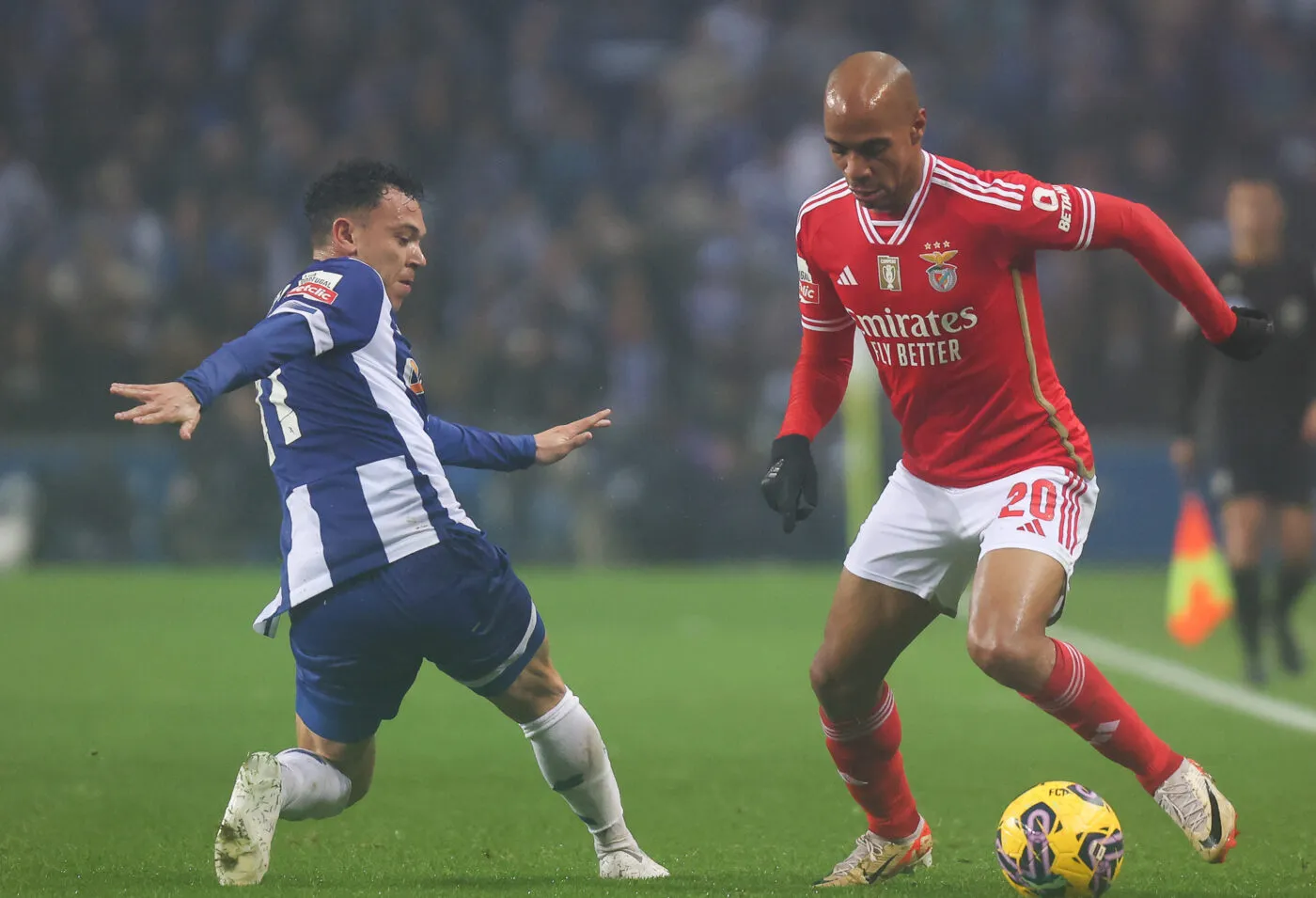 Humilié à Porto, Benfica laisse le champ libre au Sporting