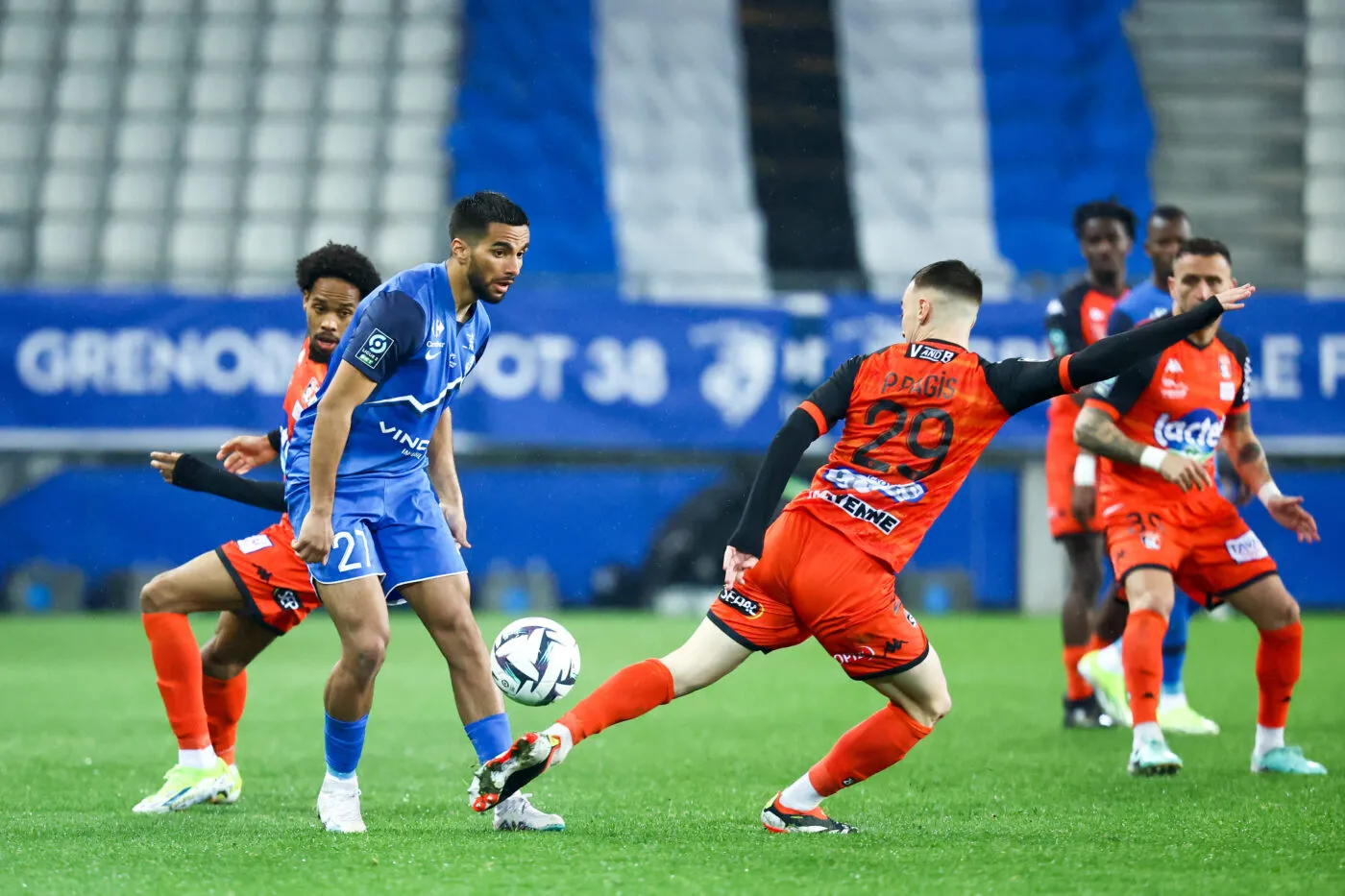 Pronostic Grenoble Laval : Analyse, cotes et prono du match de Ligue 2