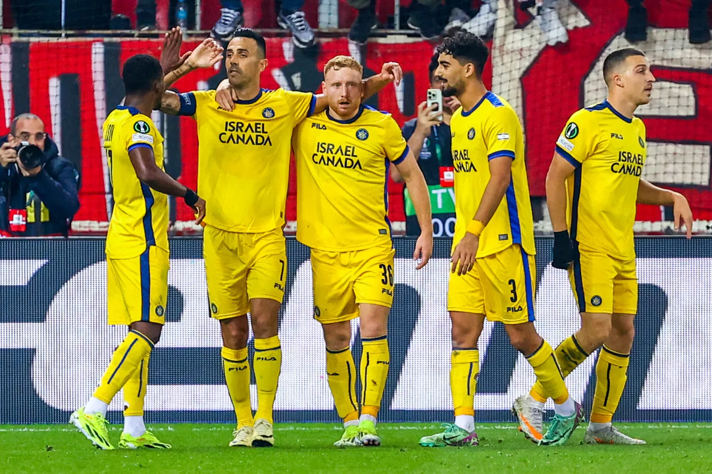 Eran Zahavi of Maccabi Tel Aviv celebrates scoring his second goal  during the UEFA Europa Conference League Round of 16 First Leg match at Karaiskakis Stadium, Piraeus Picture by Yannis Halas/Focus Images Ltd +353 8725 82019 07/03/2024   Photo by Icon Sport   - Photo by Icon Sport