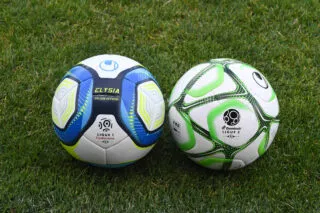 Un supporter de Cadix tout proche de marquer en plein match amical