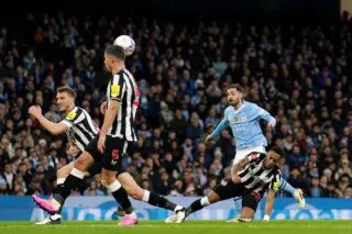 Manchester City efface Newcastle et rejoint Coventry en demies de la FA Cup