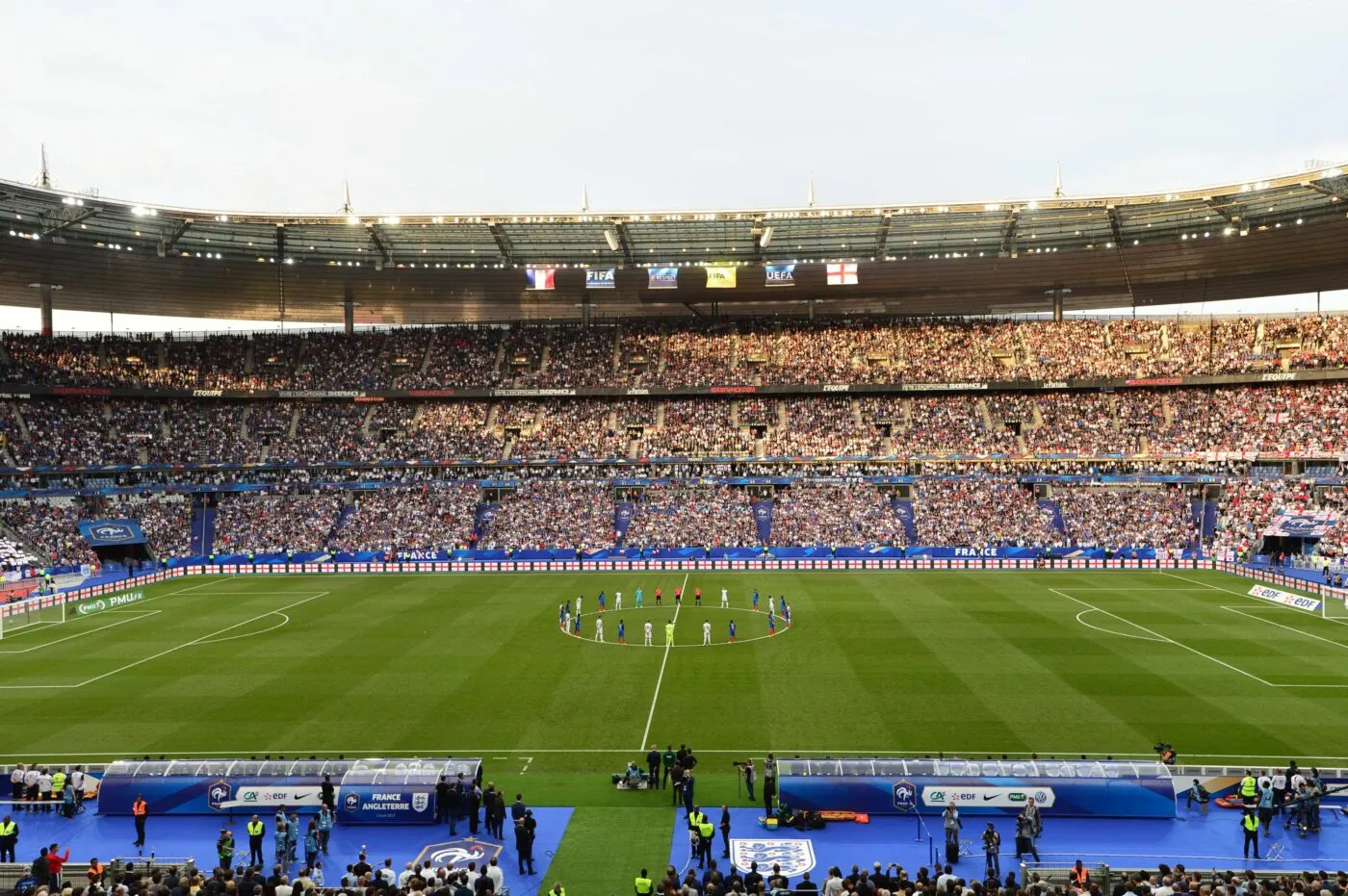 France-Chili : une minute de silence en hommage aux victimes de l’attentat de Moscou