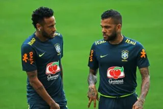 Dani Alves a remboursé la famille Neymar