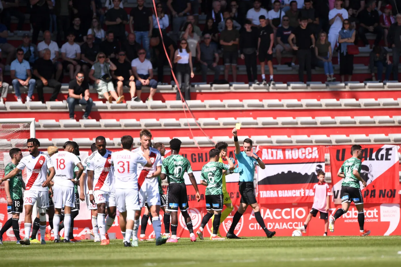 Pronostic Ajaccio Troyes : Analyse, cotes et prono du match de Ligue 2