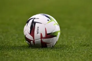 Six expulsées, une joueuse frappée au visage : fin de match sous tension dans un match de foot féminin italien