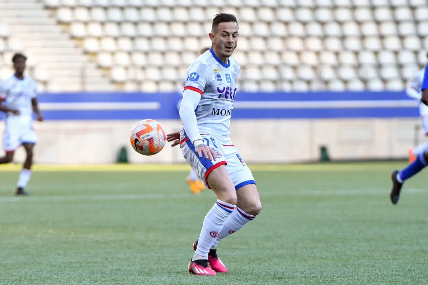 Nolan Roux annonce sa retraite