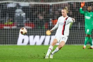 Simon Kjær ne continuera pas à Milan