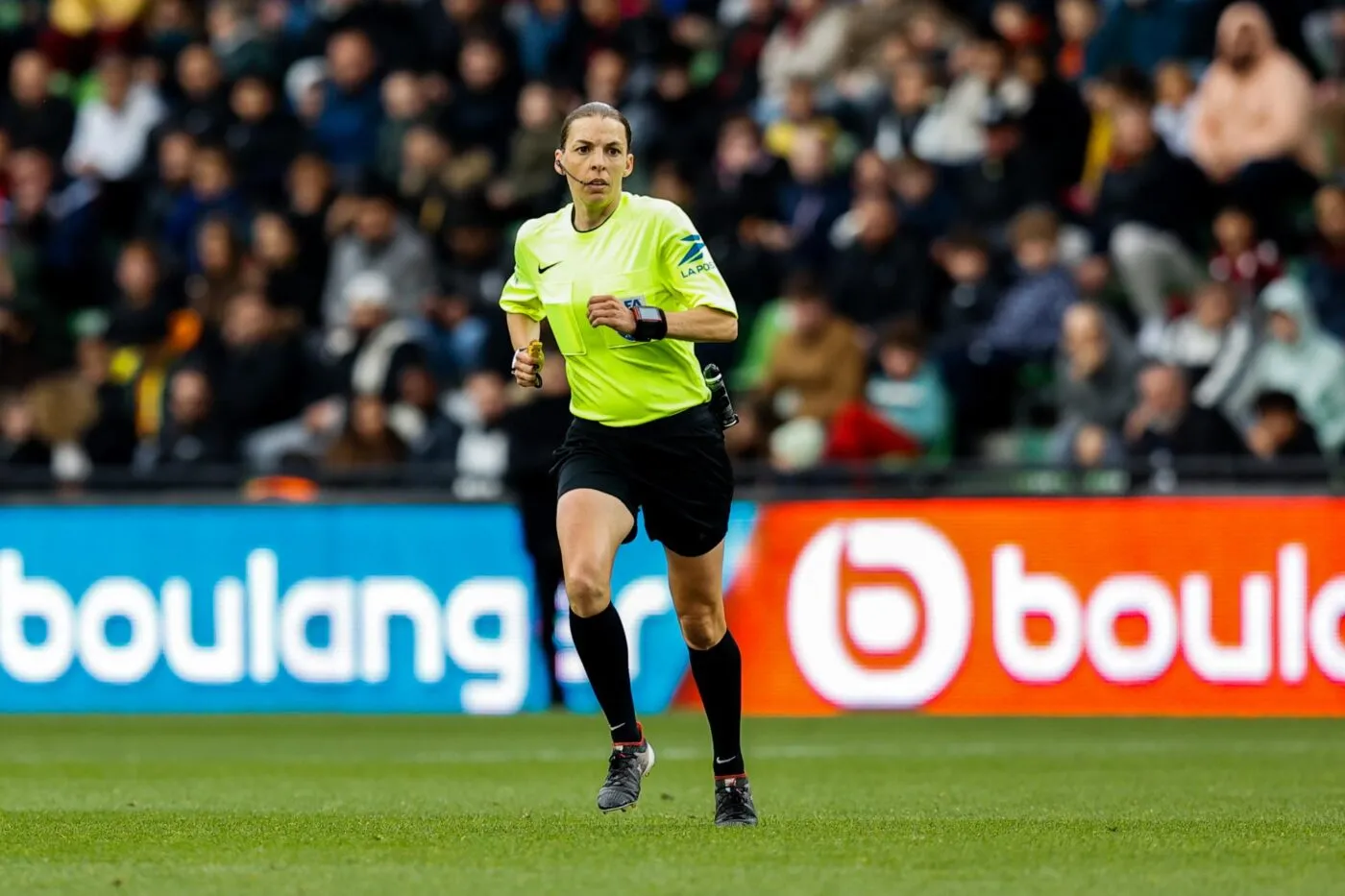 Stéphanie Frappart désignée pour arbitrer la finale de la Coupe de Grèce