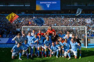 Le tifo magistral des ultras de Malmö en hommage à une légende décédée