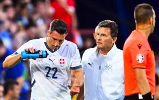 Pendant Écosse-Suisse, Fabian Schär a joué avec le nez cassé