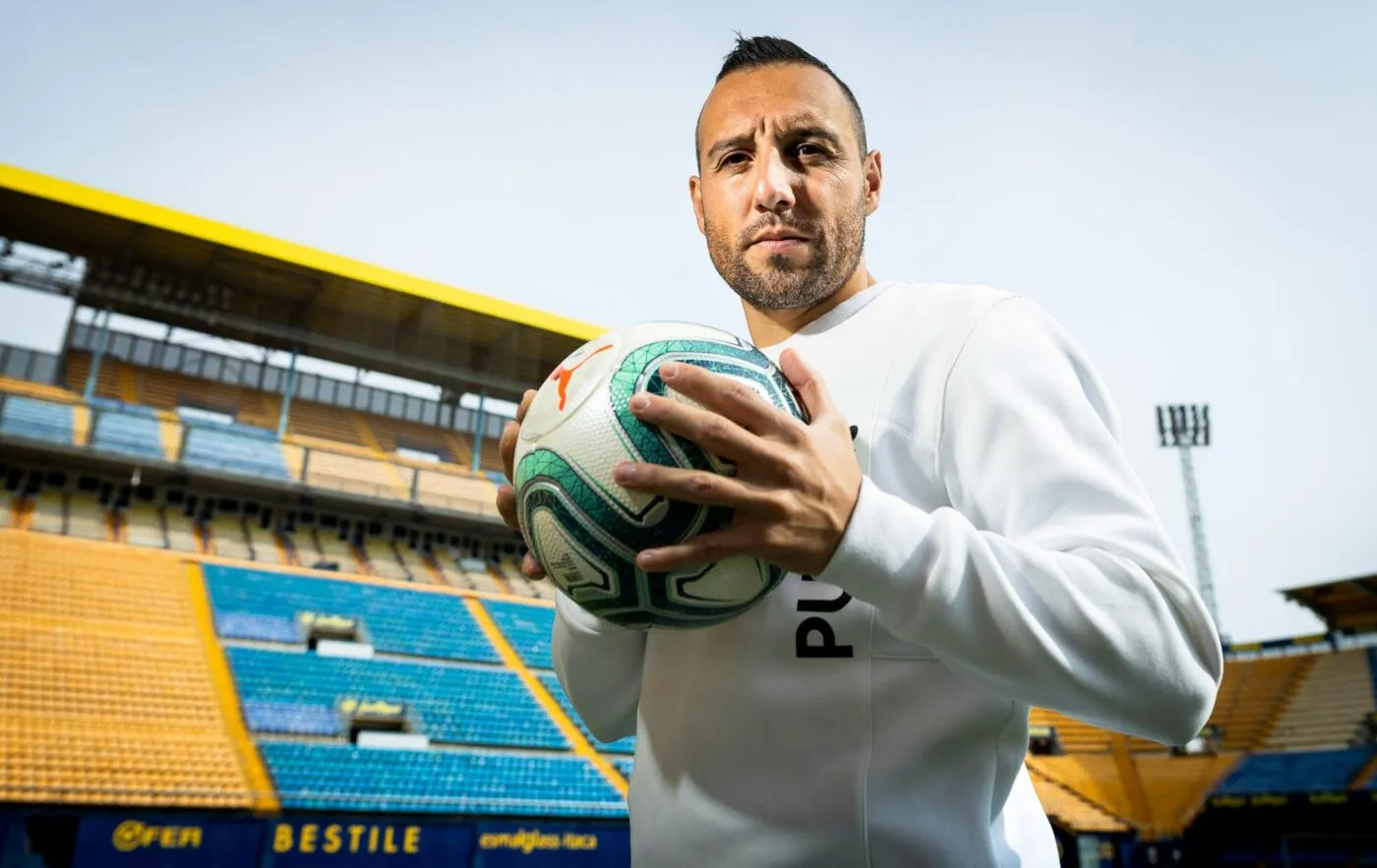 À 39 ans, Santi Cazorla prolonge d’un an avec Oviedo