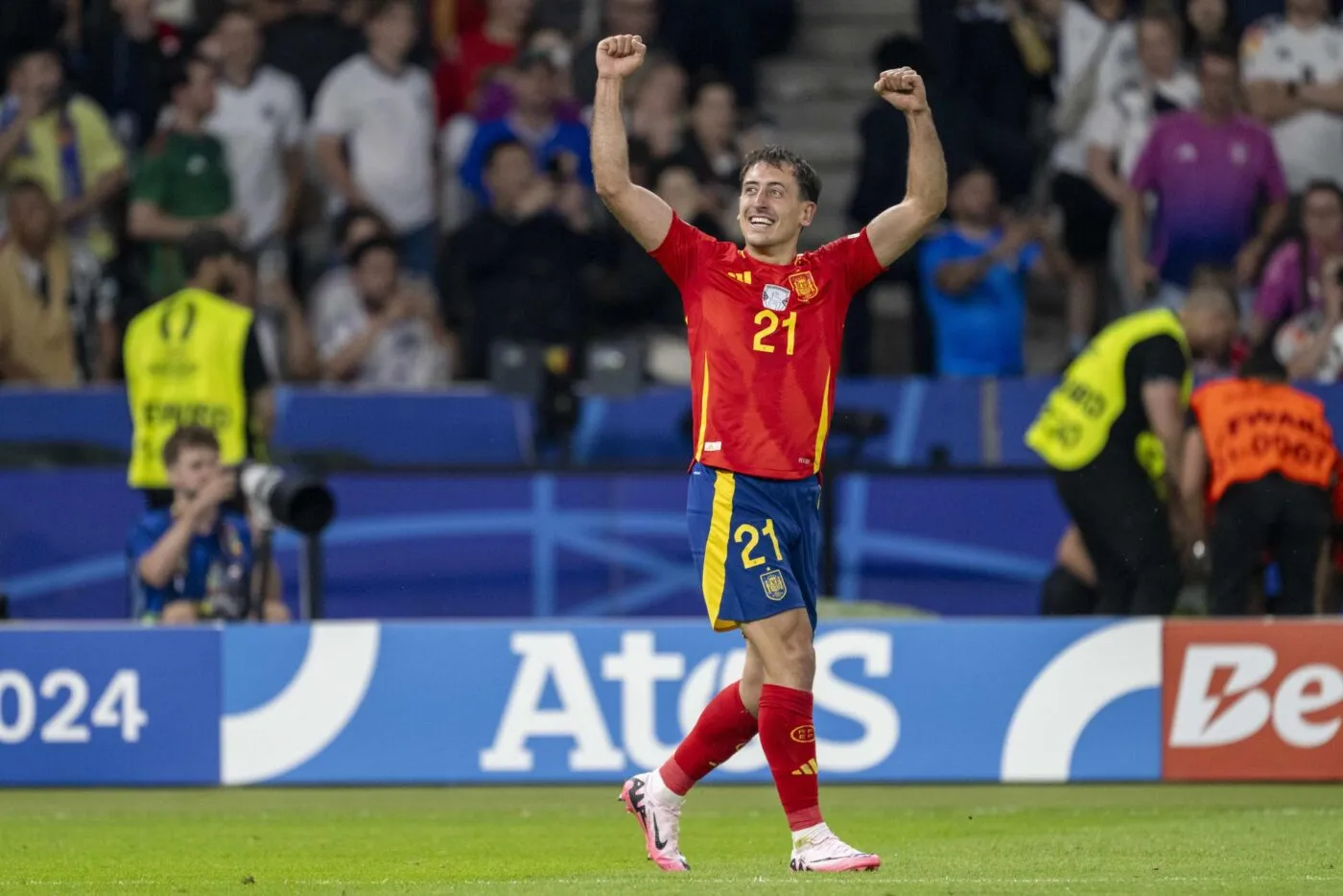 L’accueil bouillant réservé à Mikel Oyarzabal par sa ville natale