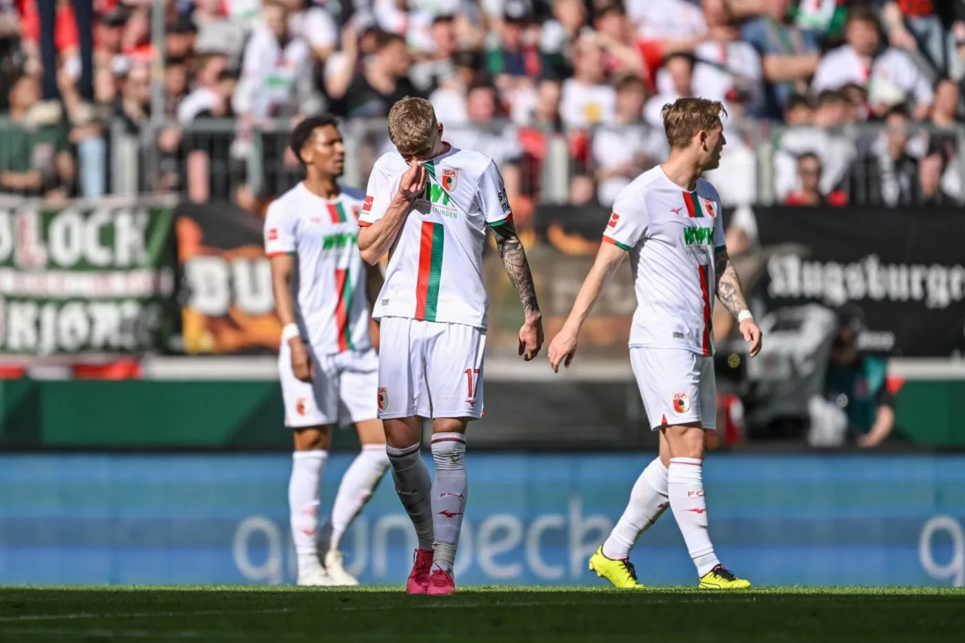 Des problèmes de visas empêchent deux joueurs du FC Augsburg d’entrer en Afrique du Sud