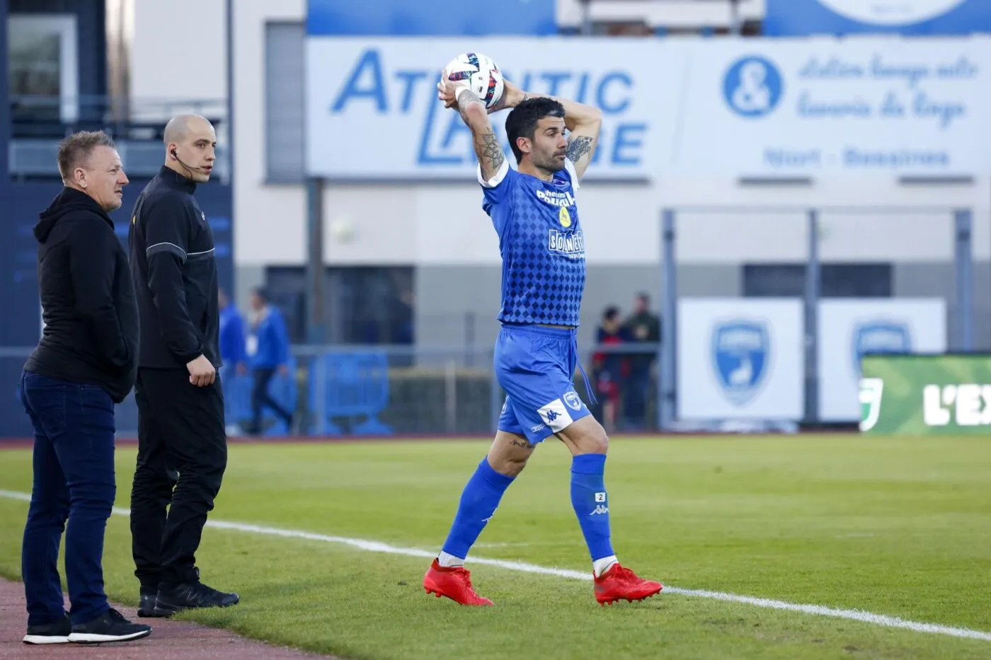 Le capitaine de Niort réagit à l&rsquo;exclusion des compétitions nationales de son club