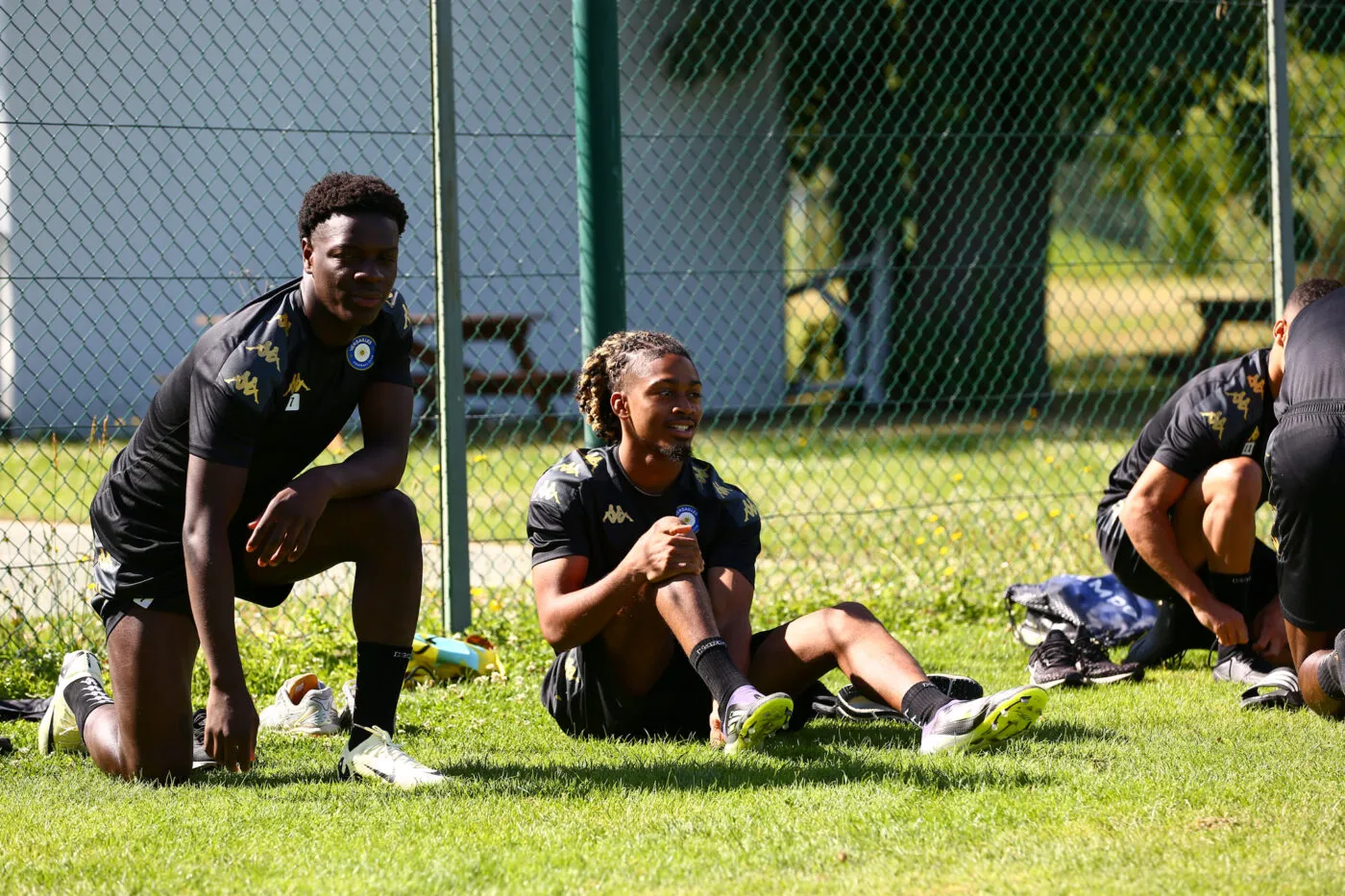 Vidéo : le bijou de Freddy Mbemba qui donne la victoire à Versailles