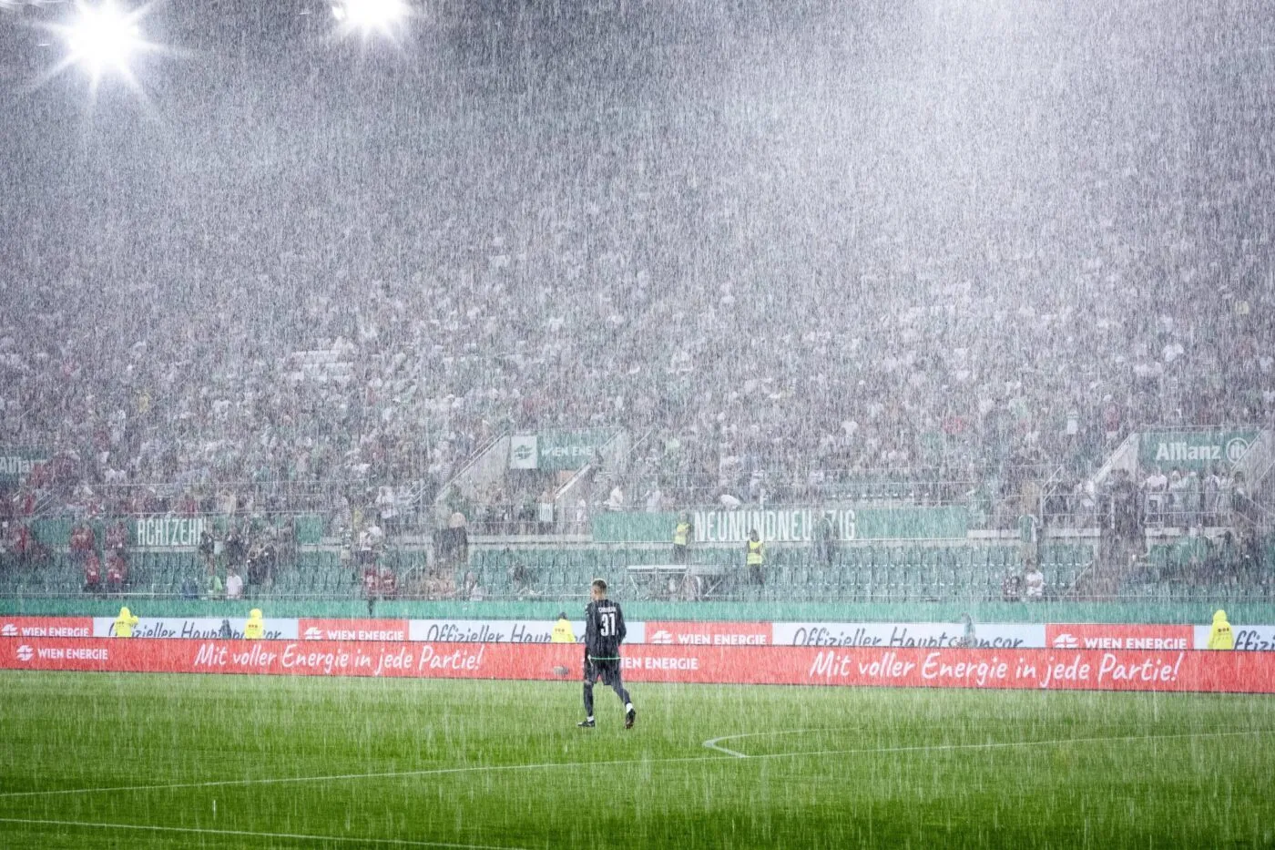 Une tempête empêche un tournoi de se dérouler au Vietnam