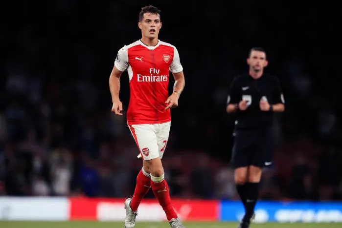 Granit Xhaka, Bâle au centre