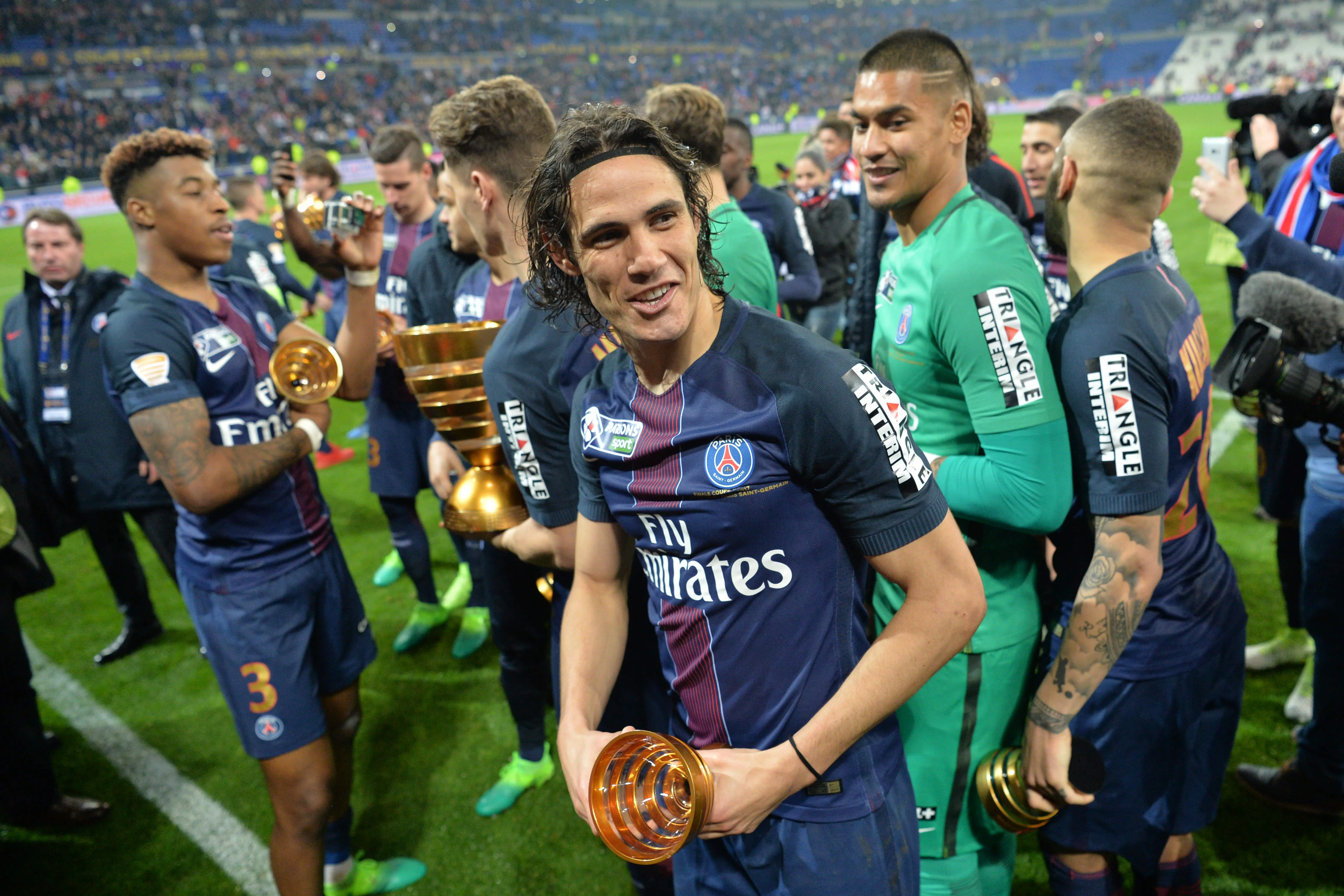 Dirar accuse le coup, un record pour Cavani