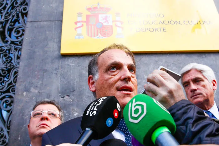 Tebas hausse le ton