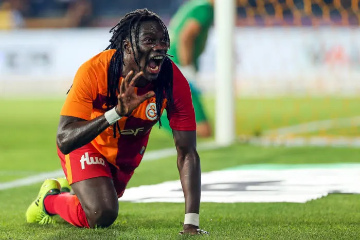 Quand les supporters de Galatasaray imitent Bafé Gomis