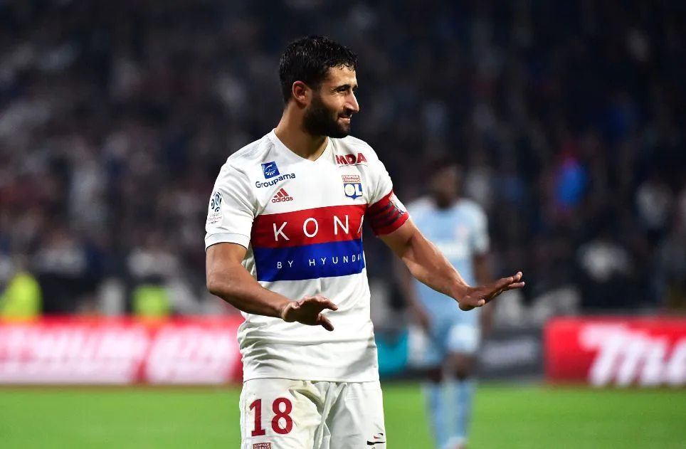 Fekir pose l’OL sur le podium